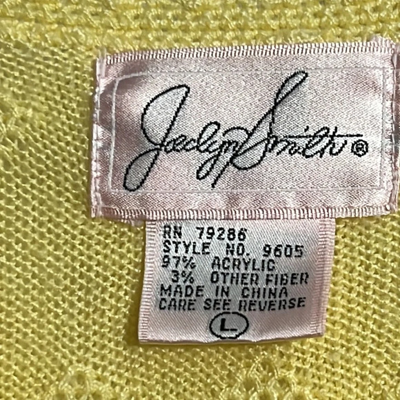 Jaclyn Smith Vintage Women’s Yellow Short Sleeve Knit Sweater. Size Large. - Picture 4 of 7